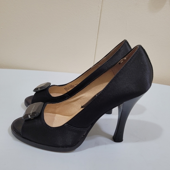 Michael kors tip-toe heels sz 5M - Picture 4 of 9